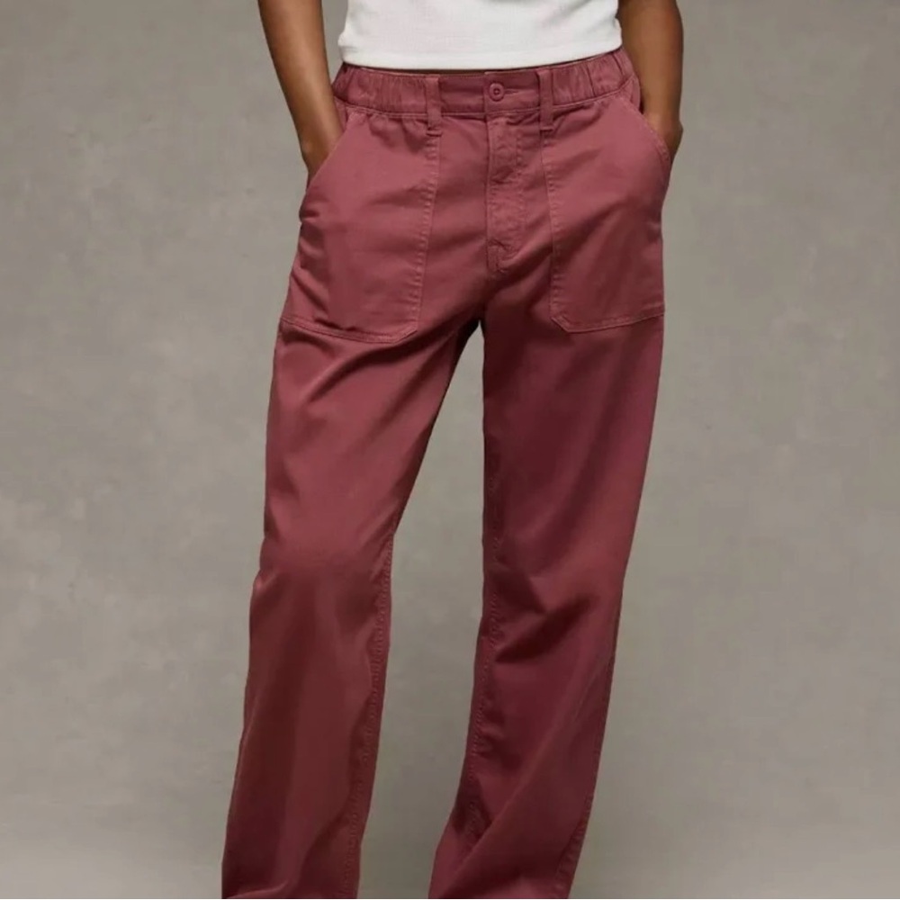 American Eagle Low Rise Stretch Size Small Pant in coral worn once